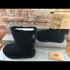 Authentic Ugg Bailey Bow Girls Boots